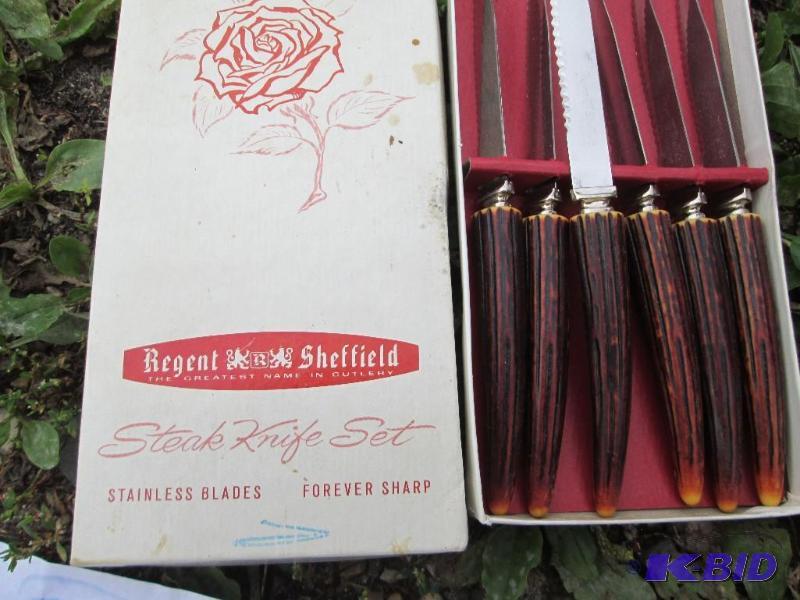 lot 225 image: Regent and Sheffield ever sharp steak knife s...