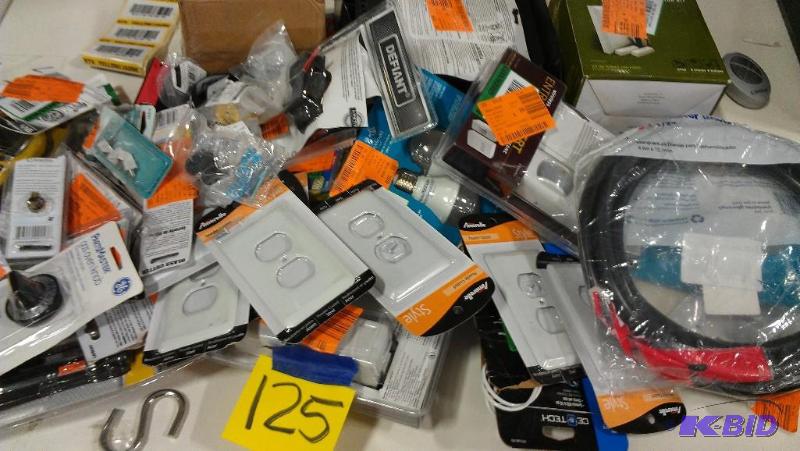 lot 125 image: Misc items Lot. Look at photo closeups. Outle...