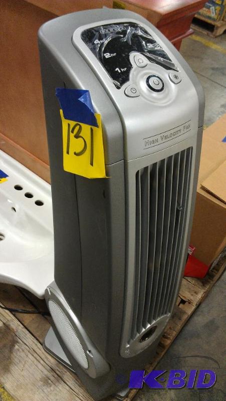lot 131 image: Lasko Floor Fan. Blows good and strong, but d...