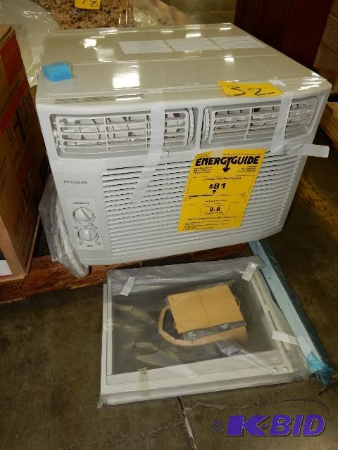 lot 32 image: Frigiair Air conditioner.. 10,000 BTU Tested ...