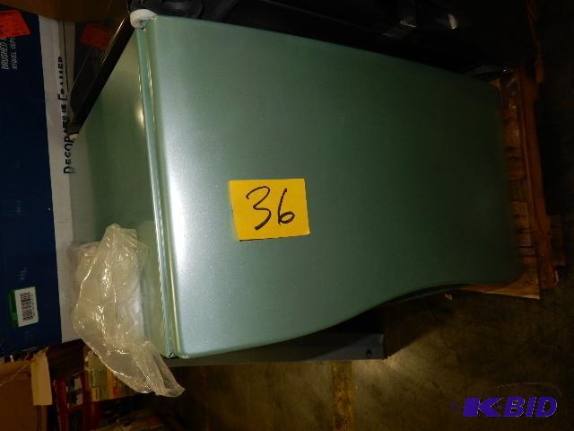 lot 36 image: Washing machine Stand.. 23 12 in x 27 in w....