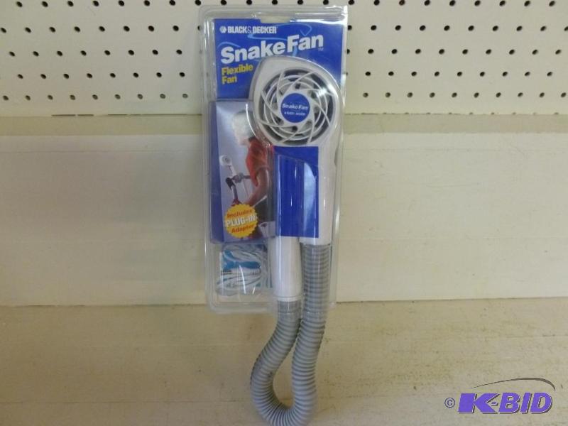 lot 107 image: Black & Decker flexible snake fan, brand ...