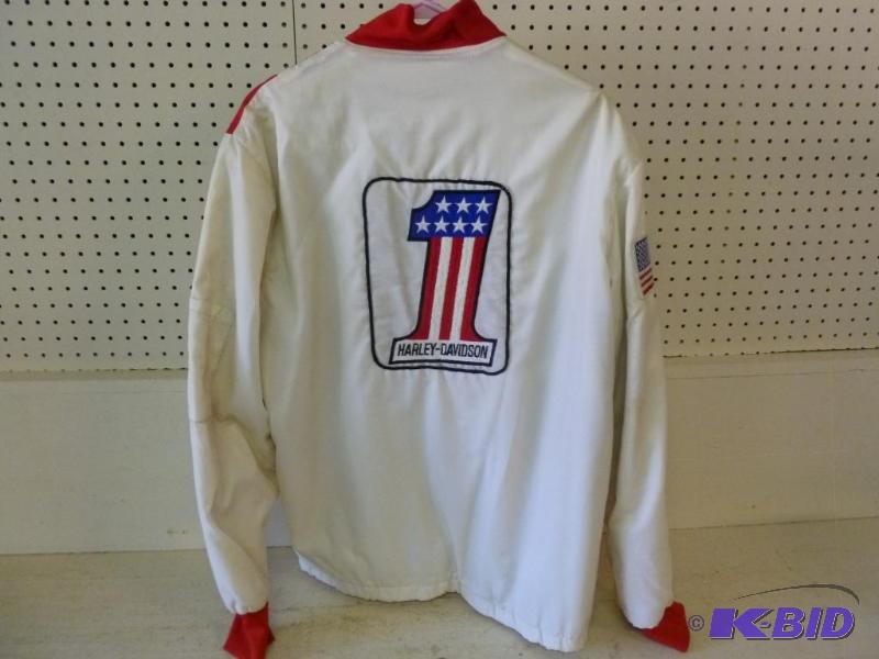 lot 12 image: Vintage Harley Davidson insulated jacket size...