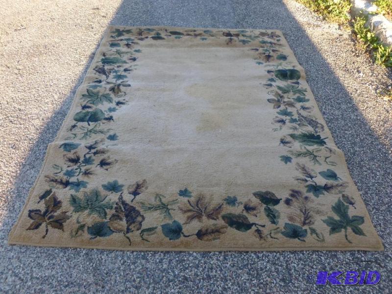 lot 143 image: Large Dalyn&nbspLiving Room Rug that measure...