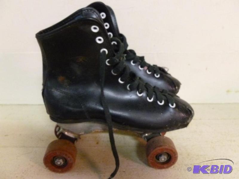 lot 162 image: Vintage Roller Derby - roller skates, measure...