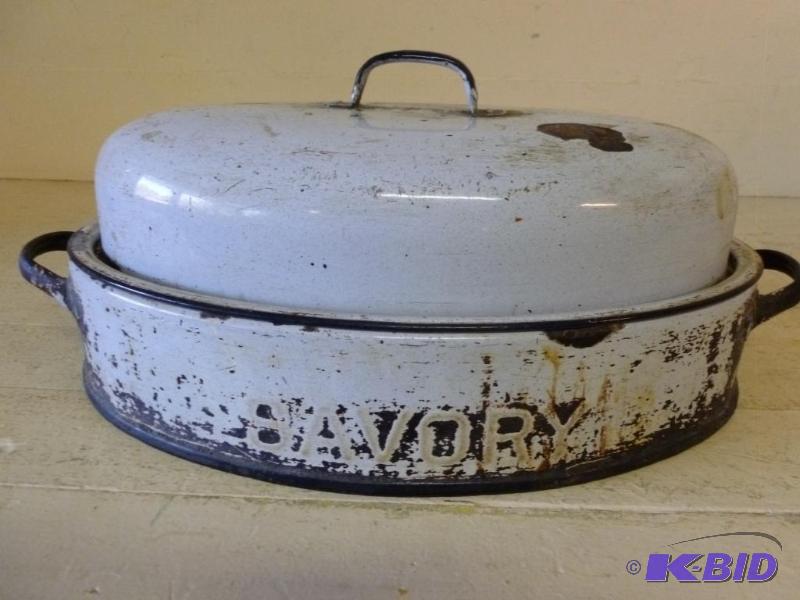 lot 34 image: Antique Savory porcelain roaster pan with lid...
