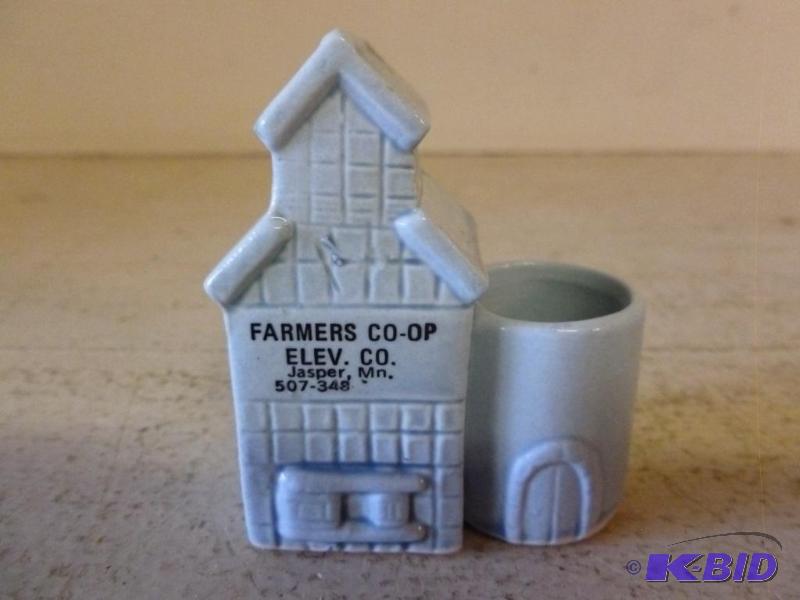 lot 52 image: Vintage Farmers Elevator Co. Jasper, Minnesot...