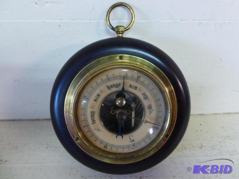 lot 59 image: Vintage Luffe wall dial barometer that measu...
