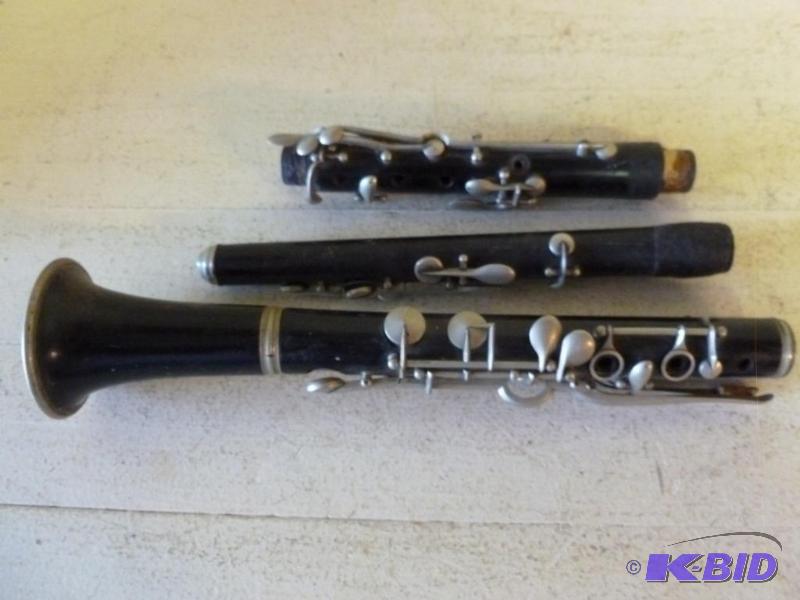 lot 61 image: Vintage Mersel clarinet for parts or repair....