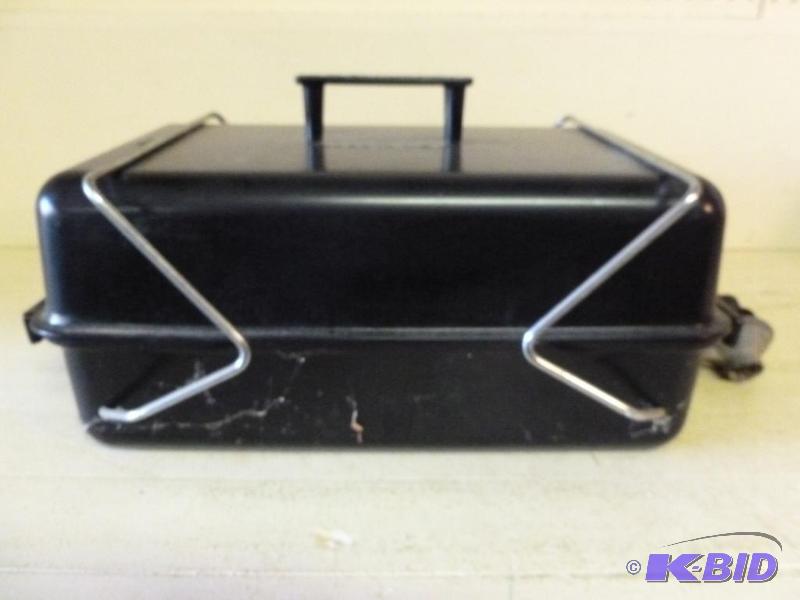 lot 66 image: Char-Broil propane gas cylinder patio grill, ...