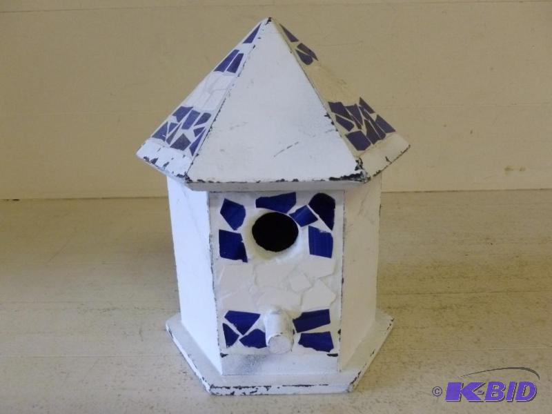 lot 83 image: Heavy duty hexagon shaped wooden bird house t...