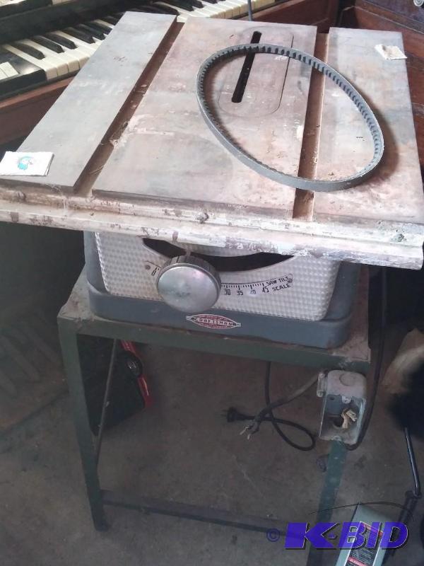 lot 28 image: Table Saw