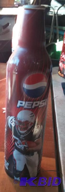 lot 34 image: Pepsi Patriots Bottle