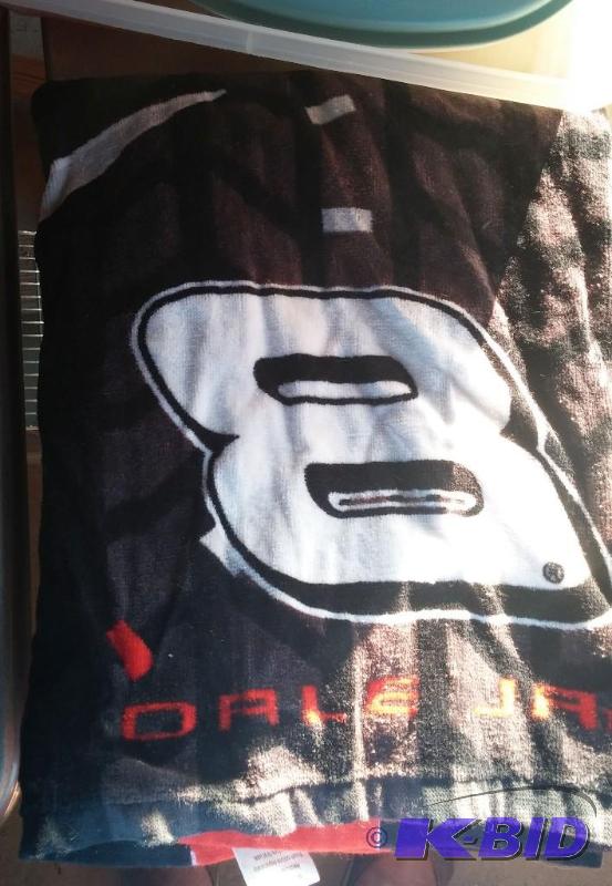 lot 35 image: NASCAR Towel