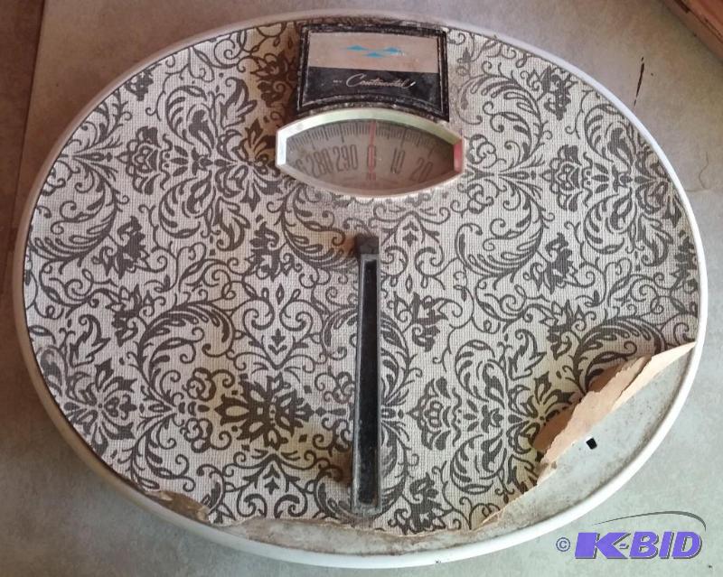 lot 52 image: Scale
