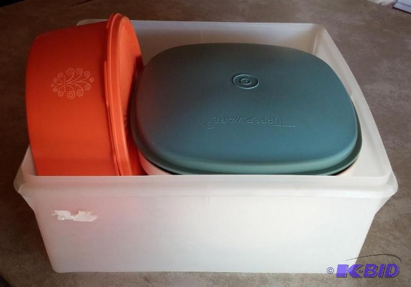 lot 9 image: Tupperware Containers