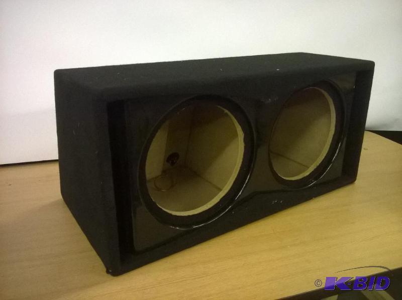 lot 1 image: 12in Dual Subwoofer Box