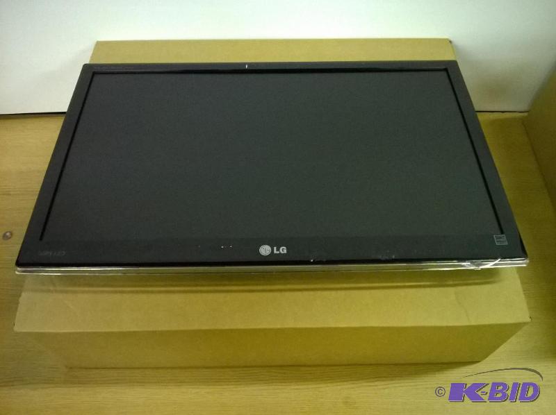 lot 29 image: LG Flatiron 23in LED Widescreen Monitor with Stand