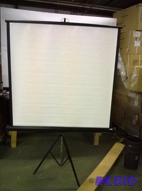 lot 47 image: Quartet 550S - Portable Tripod Projection Screen