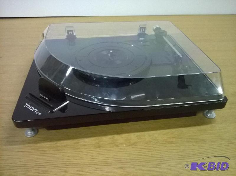 lot 64 image: Ion iLP Digital Conversion Turntable for iPhone, iPad and iPod (no cordsbox)