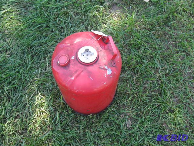 gas can, with roller cart to sit on not in pi...