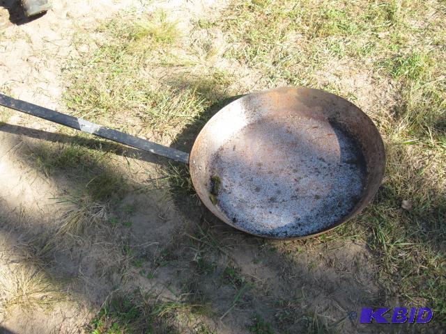 Campfire fry pan, 18 inched diameter...