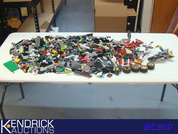lot 26 image: HUGE Lot of Legos