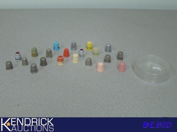 lot 48 image: Lot of Vintage Thimbles
