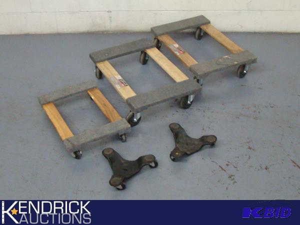 lot 5 image: 5 Rolling Floor Dollies