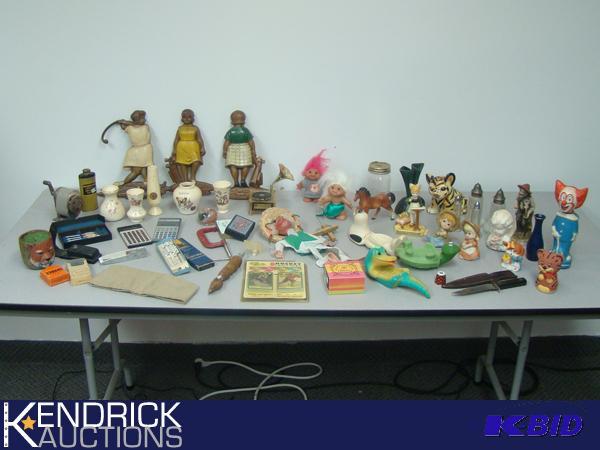 lot 50 image: Lot of Miscellaneous Collectibles