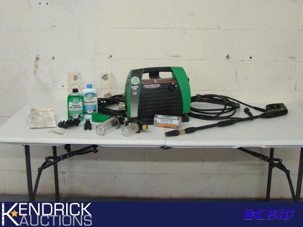 lot 7 image: G-Clean 1400psi Power Washer with Accessories