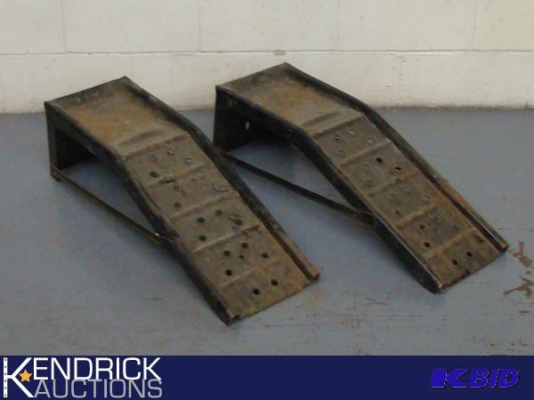 lot 9 image: Set of Auto Ramps