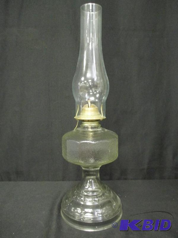 lot 23 image: Vintage Kerosene Lamp