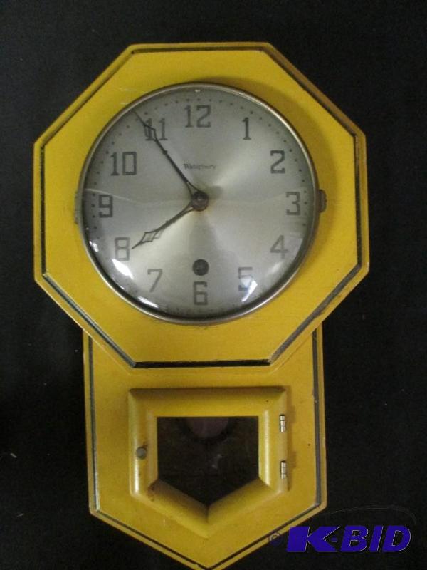 lot 24 image: Vintage Waterbury Wall Clock Daintie #2