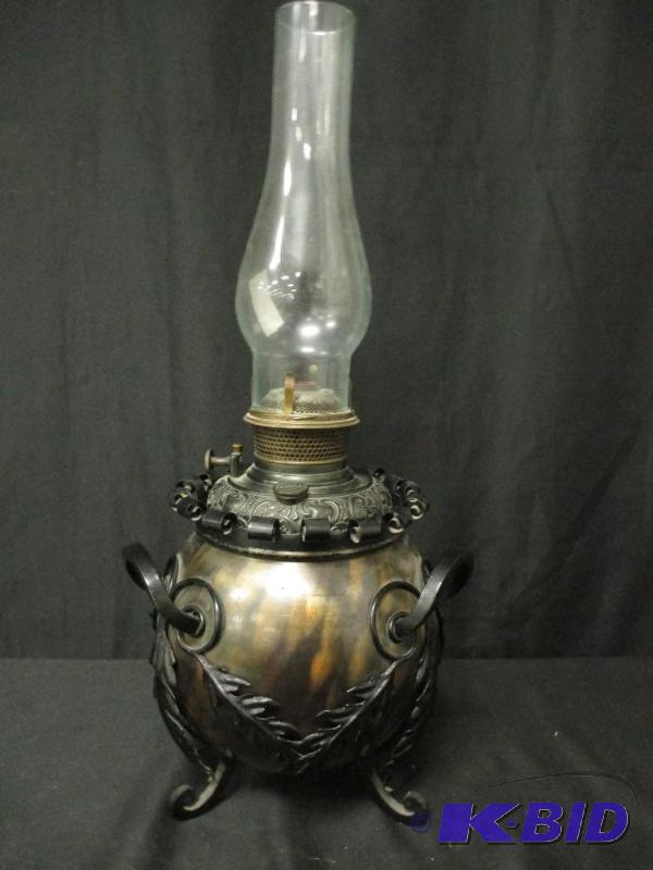 lot 35 image: Antique Kerosene Lamp