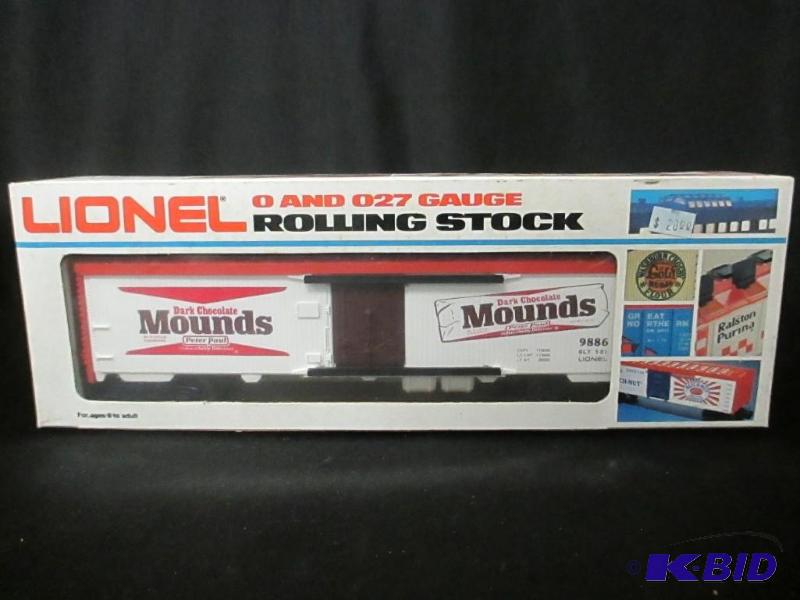 lot 71 image: Vintage Lionel Train Mounds Candy Reefer 6-9886 Original Box