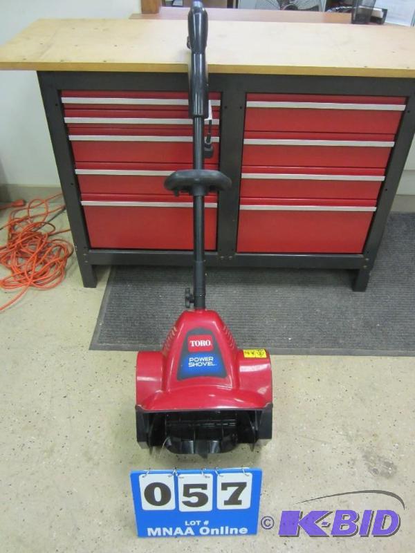 Toro Power Shovel