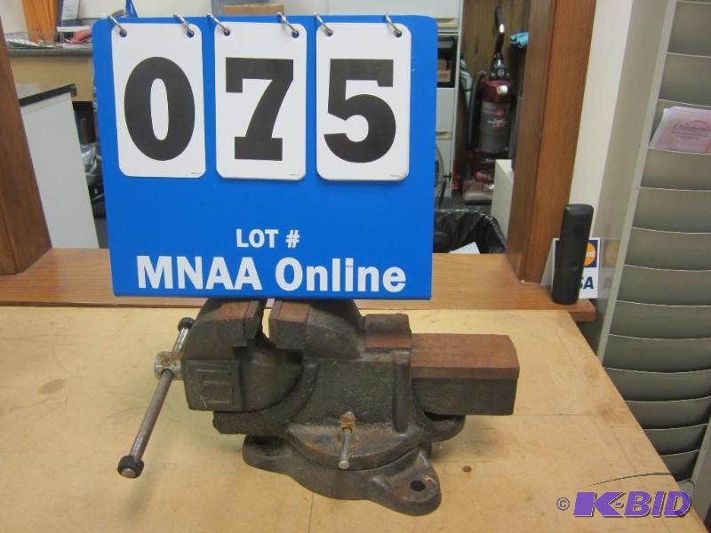 Bench vise