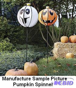 Pumpkin Solar Spinner -&nbspThis festive Hal...