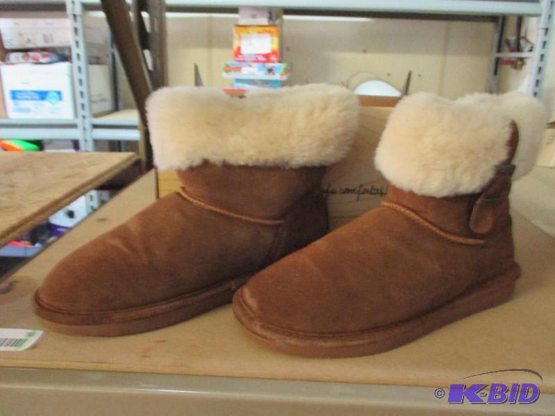 Bearpaws size 8...