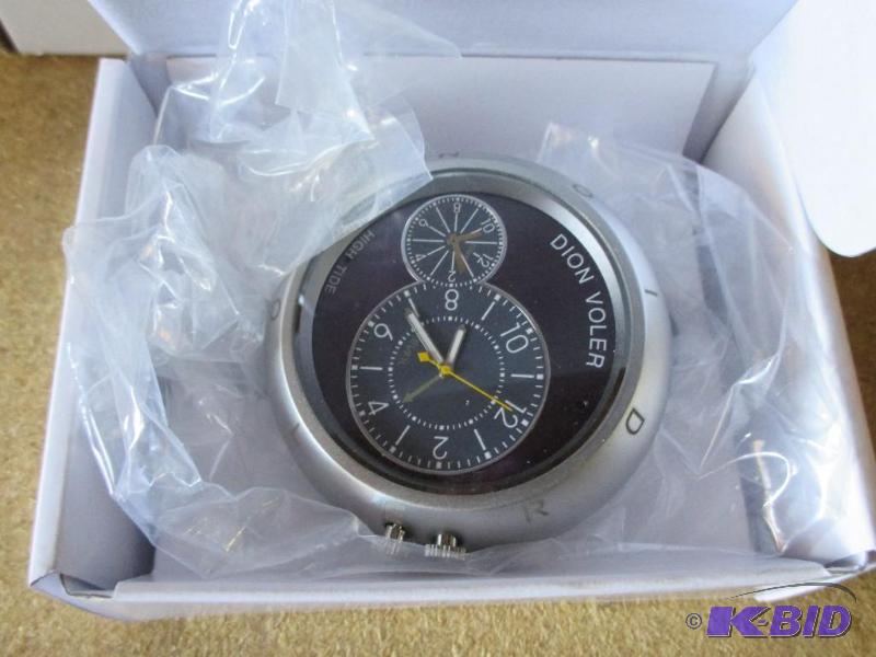 Desktop clockdigital camera...