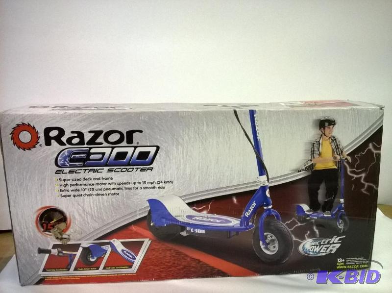lot 4 image: Razor E300 Electric Scooter (Blue)