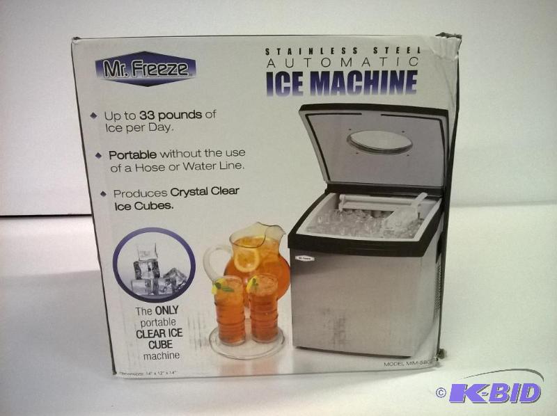 lot 8 image: MaxiMatic MIM-5802 Mr Freeze Portable Ice Maker