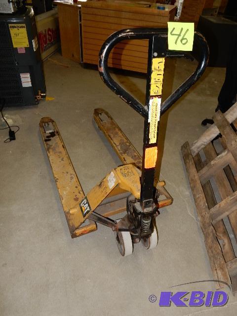 CAT Pallet Jack.. Works fine. 5000 lb...