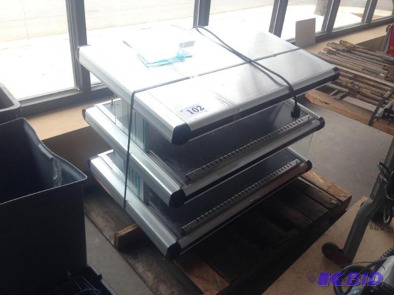 lot 102 image: Hatco GR2SDS-36D 2-shelf warming food display...