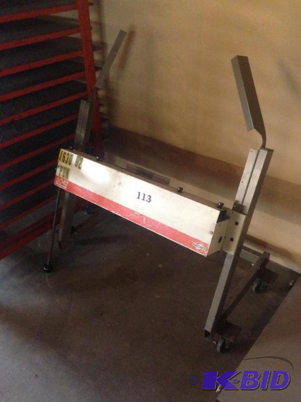 lot 113 image: Bacher 2042 (hole puncher)...