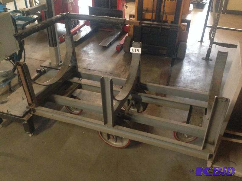 lot 119 image: Heavy duty metal round stock cart....