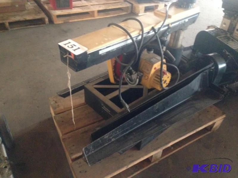 lot 151 image: DeWalt 7730 radial arm saw. Has legs (include...