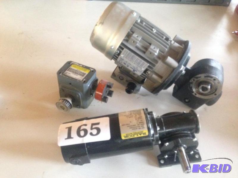 lot 165 image: Lot of 2 misc electric motors and right angle...