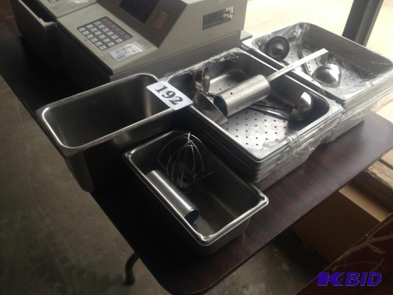 lot 192 image: Lot of misc stainless steel buffet serving ac...